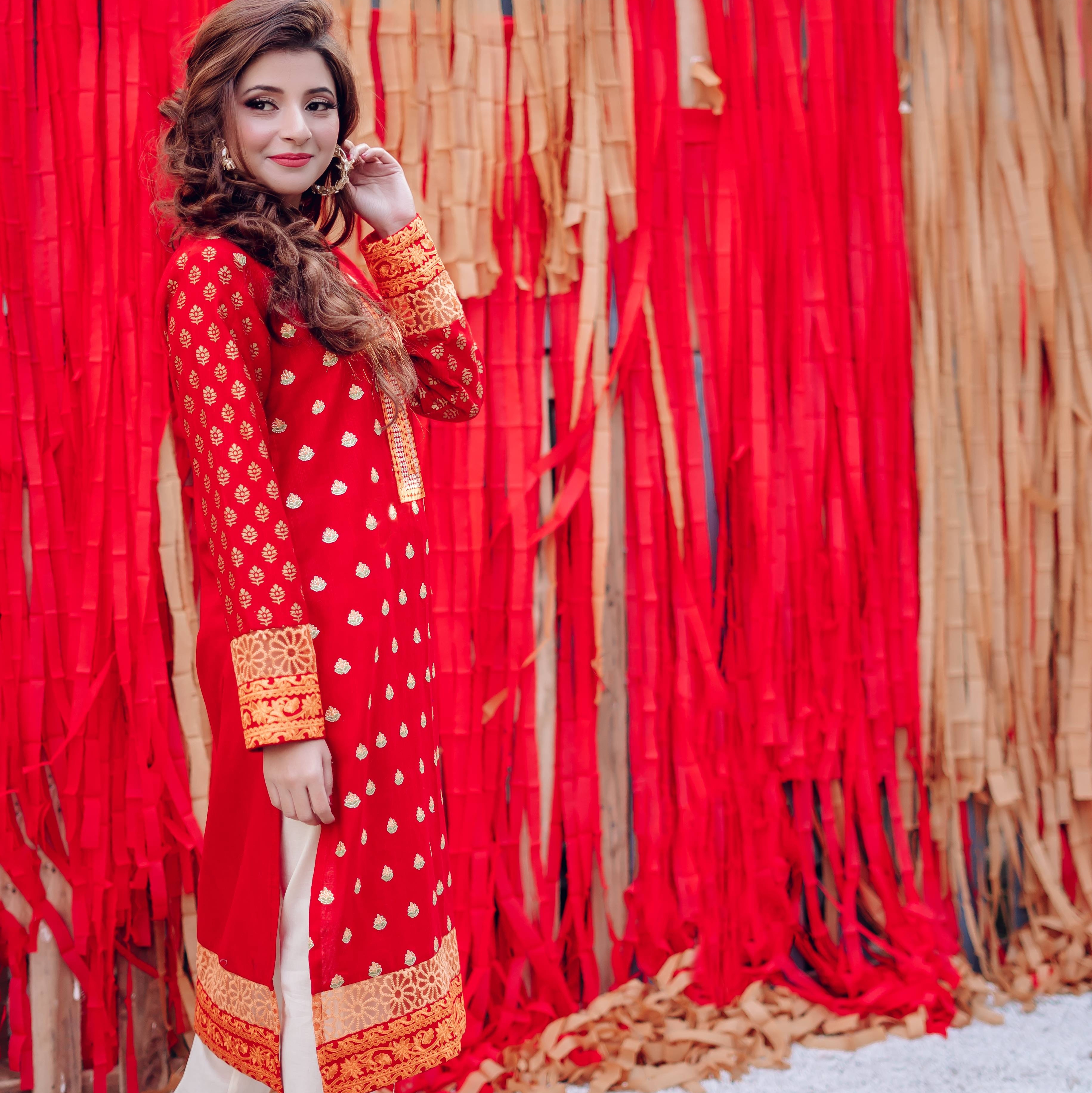 RED VALENTINE BOOTI KURTA (Spd 643)
