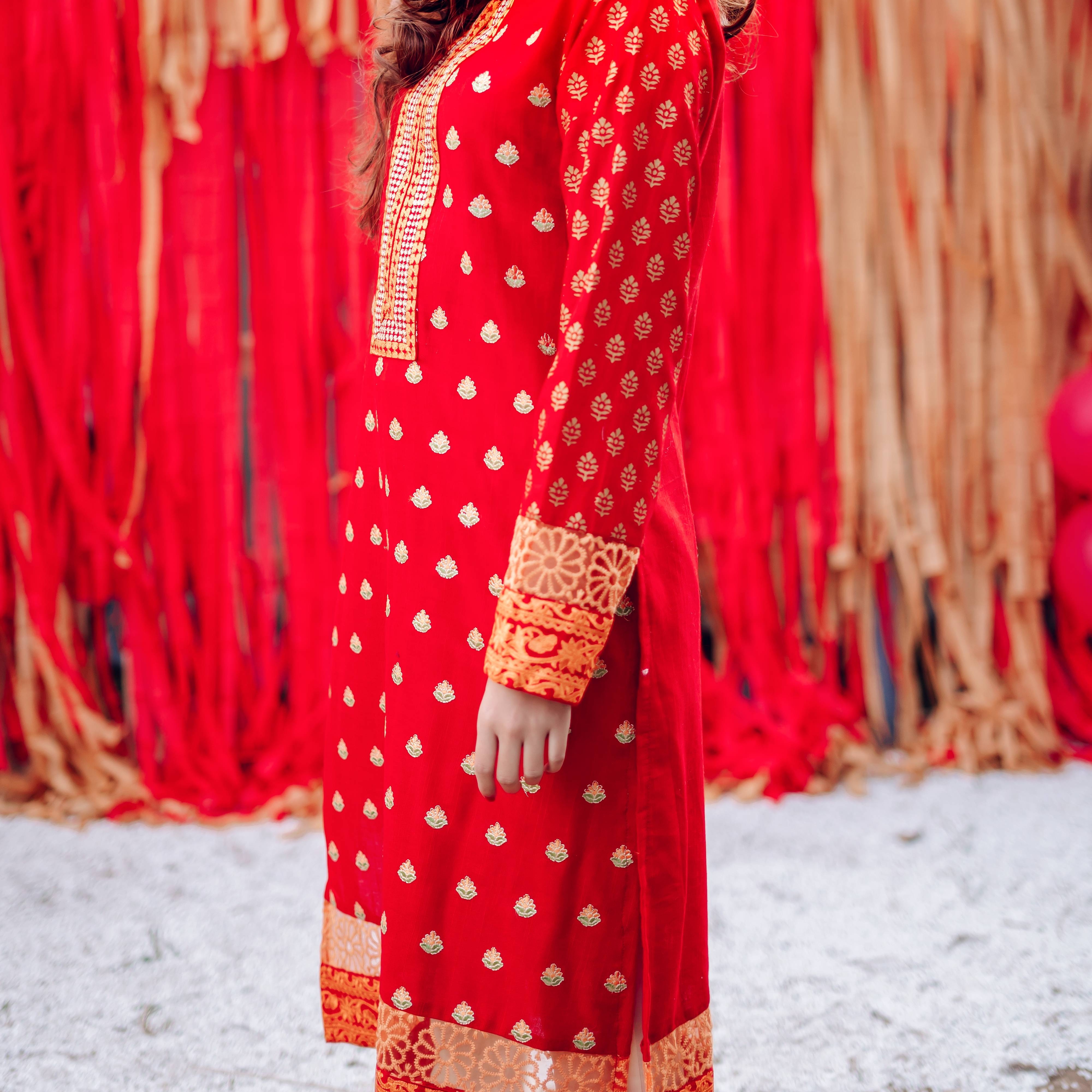 RED VALENTINE BOOTI KURTA (Spd 643)