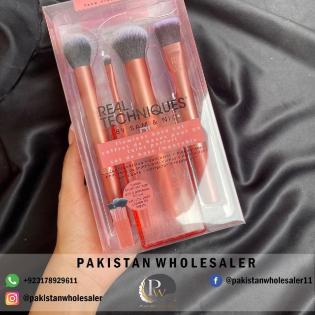 RT Flawless Base Brush Set