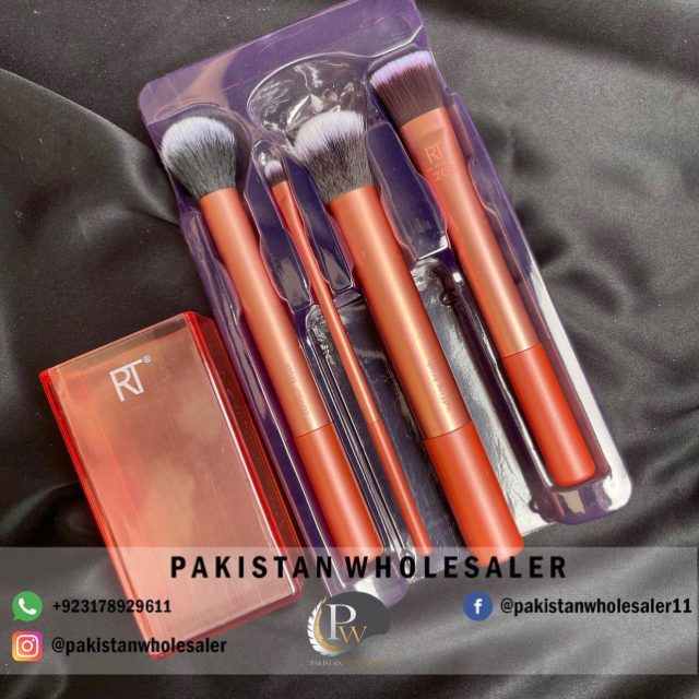 RT Flawless Base Brush Set