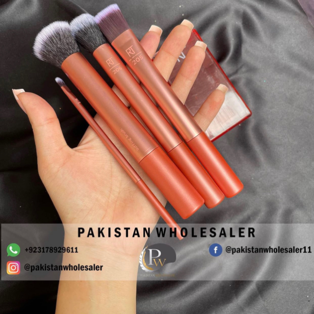 RT Flawless Base Brush Set
