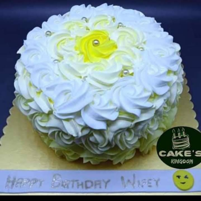 Floral Theme Cream Cake