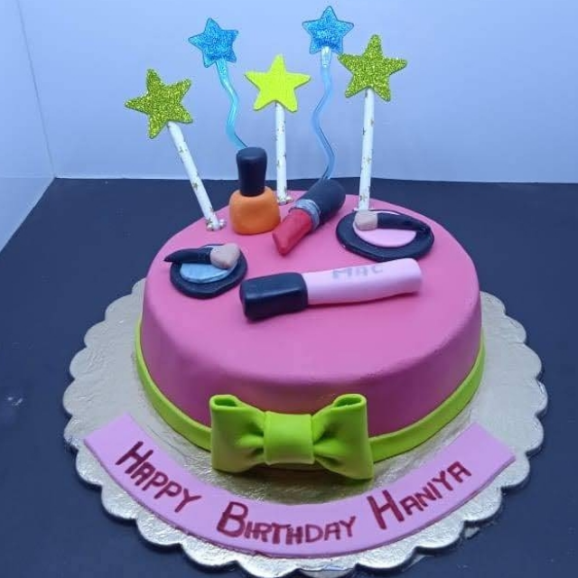Makeup Theme Cake