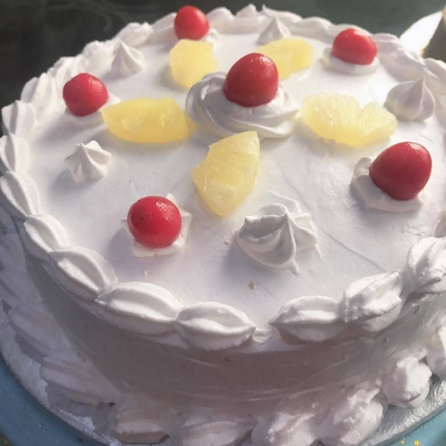 Pineapple Cream Cake