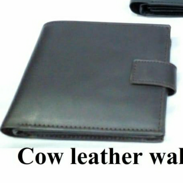 J.j Cow Leather Wallet With Button.