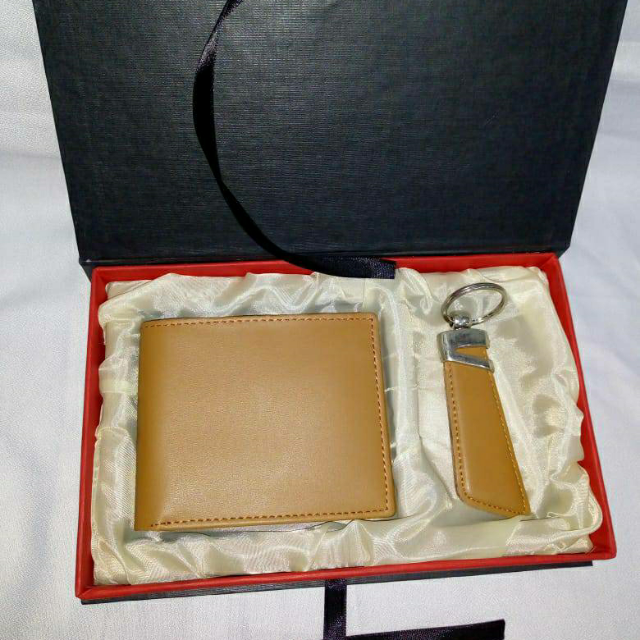 2 Piece Cow Leather Wallet Gift Set.1x Wallet+1x Key Chain.