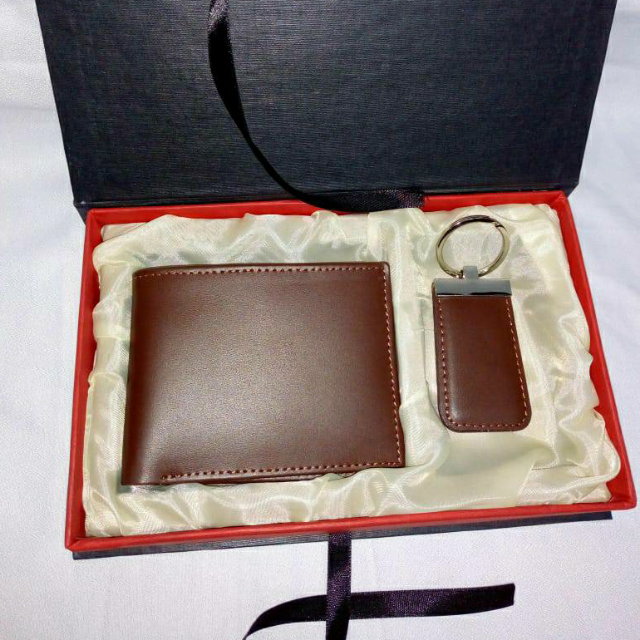 2 Piece Cow Leather Wallet Gift Set.1x Wallet+1x Key Chain.
