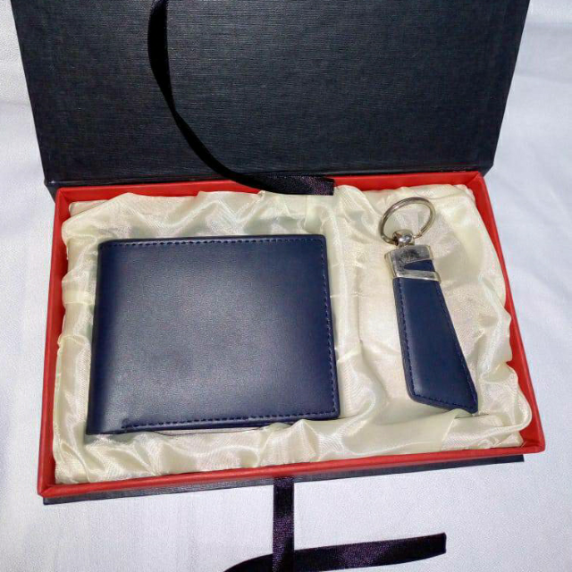 2 Piece Cow Leather Wallet Gift Set.1x Wallet+1x Key Chain.