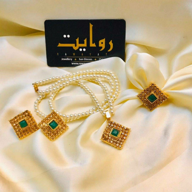 Gold Platted 'Locket Set'