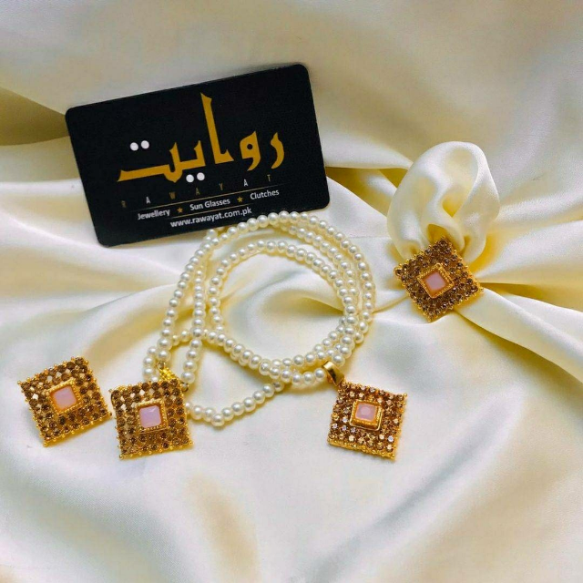 Gold Platted 'Locket Set'