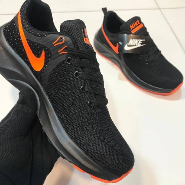 Nike Air Zoom Flyknit