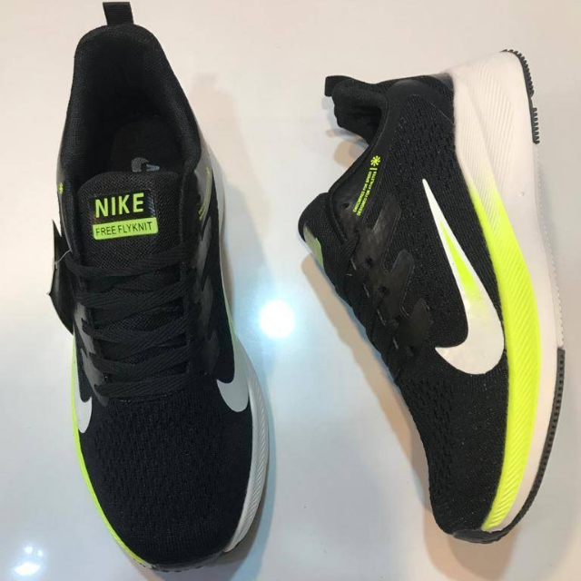 Nike Air Zoom Flyknit