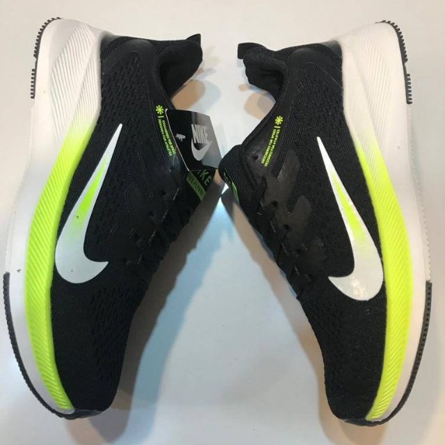 Nike Air Zoom Flyknit