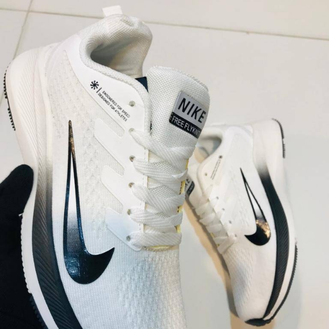 Nike Air Zoom Flyknit