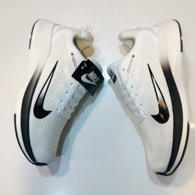 Nike Air Zoom Flyknit