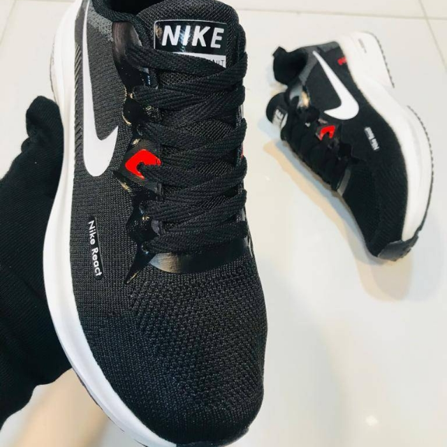 Nike Zoom React Flyknit