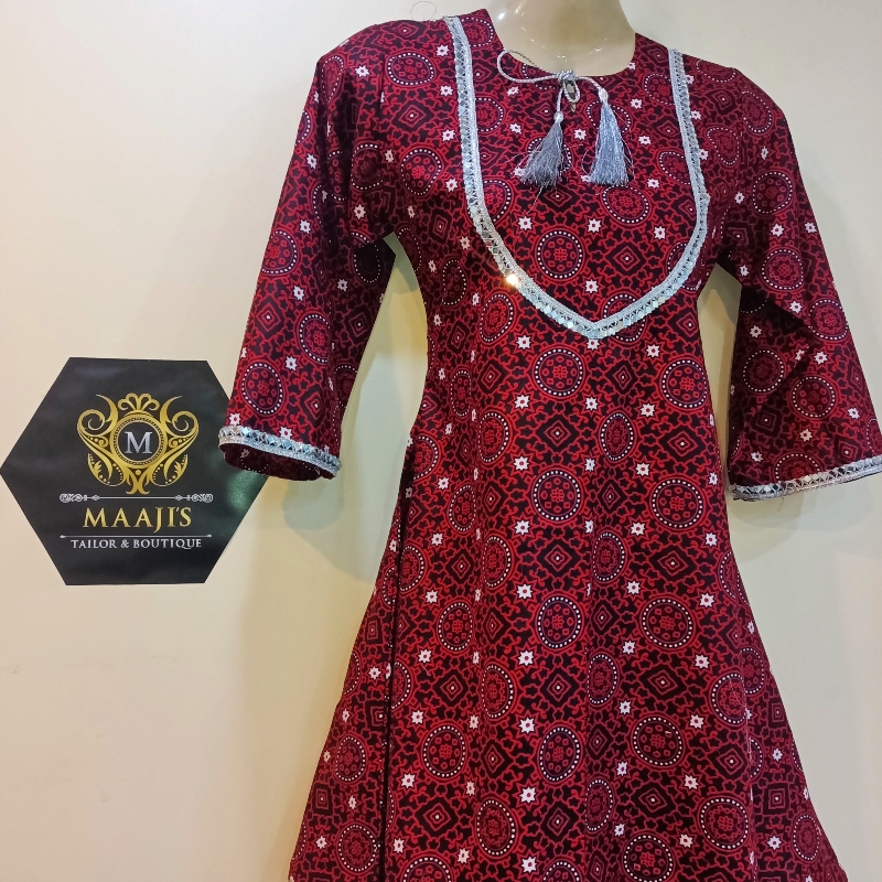Ladies cultural 2 piece suit