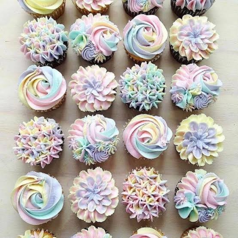 Cakeware 15 Piece Cake Decorating Set
