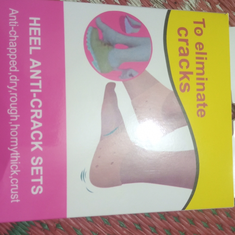 Cracked heels silicone socks