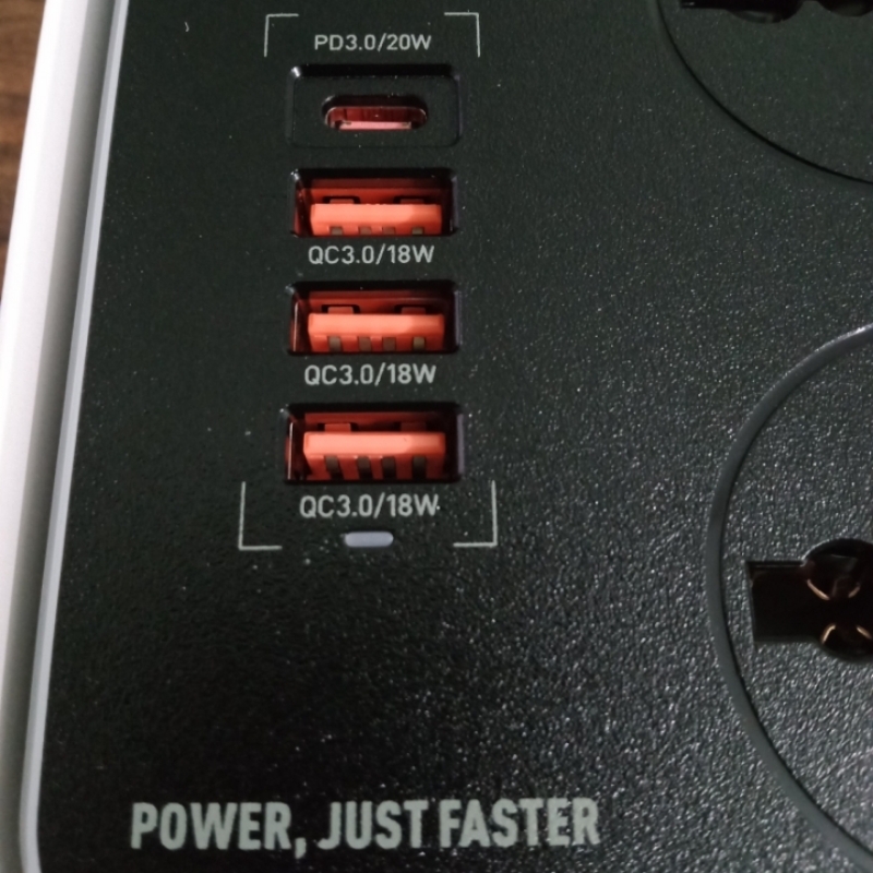 FASTER FUS-640 Power Strip Extension with PD + 3 x QC 3.0 USB Ports