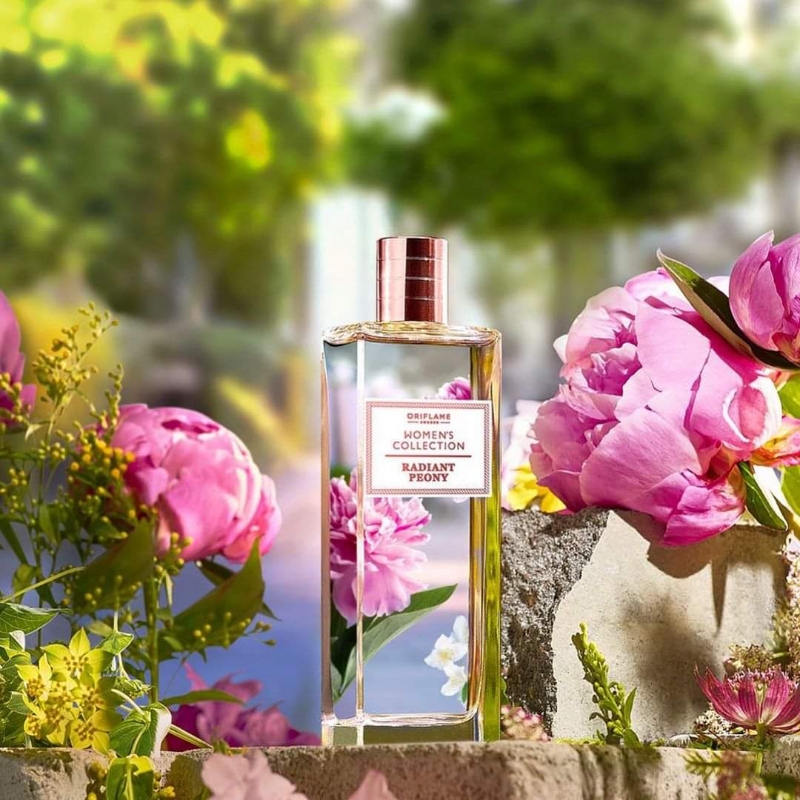 Oriflame Women's Collection Radiant Peony Eau de toilette
