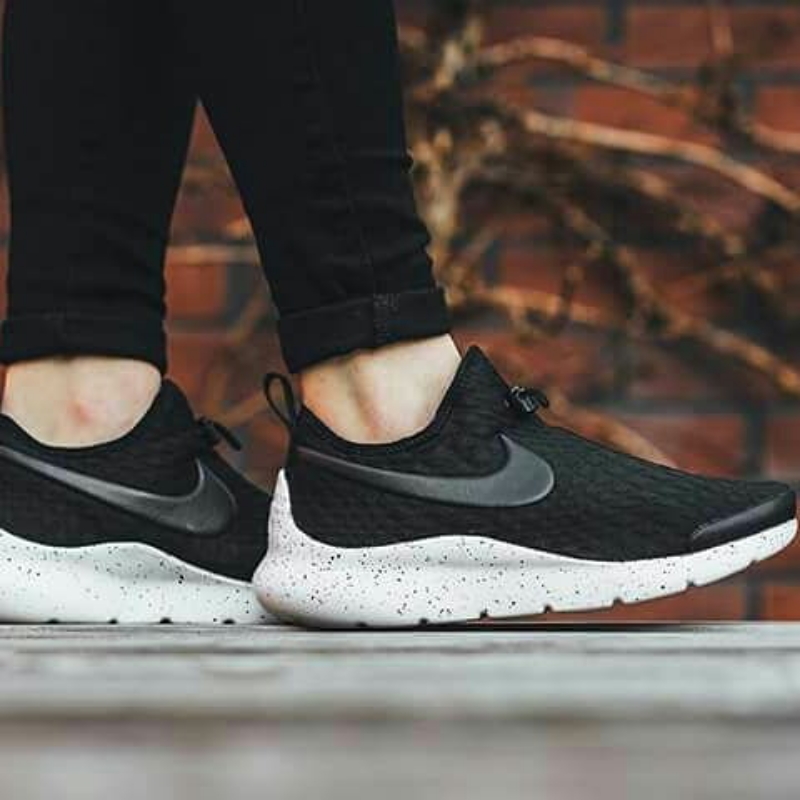Nike Aptare