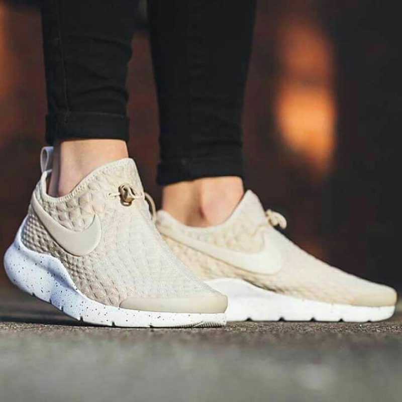 Nike Aptare