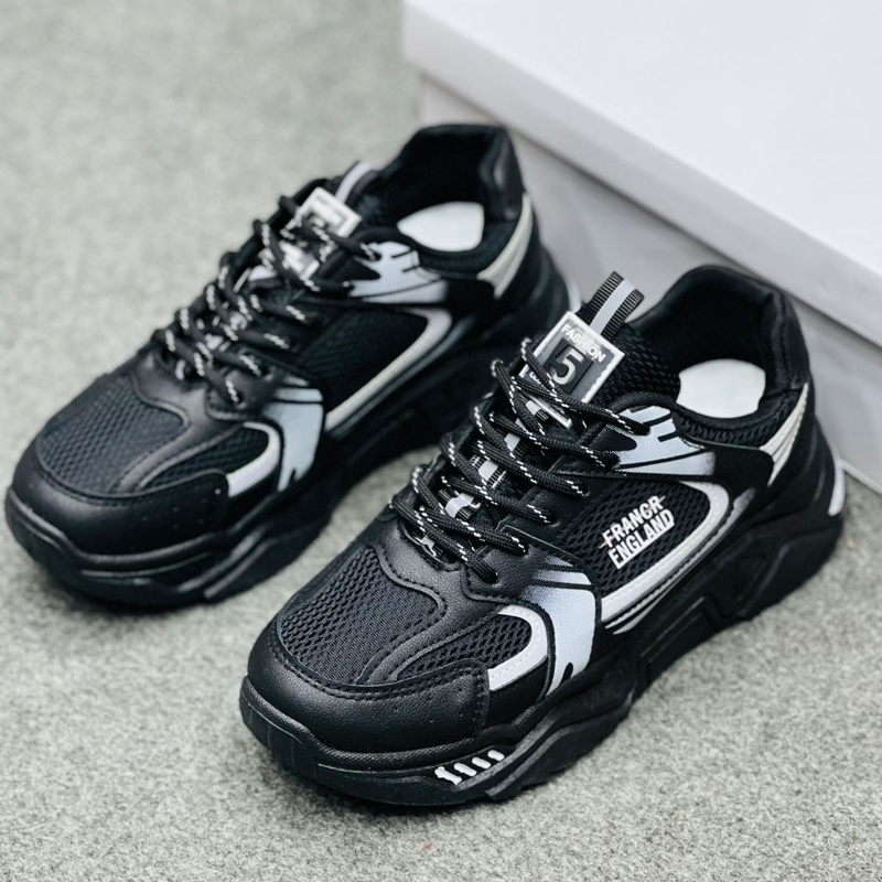 WOMEN'S SNEAKERS