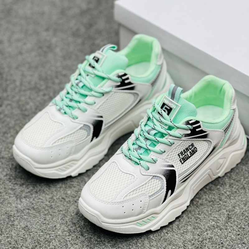 WOMEN'S SNEAKERS