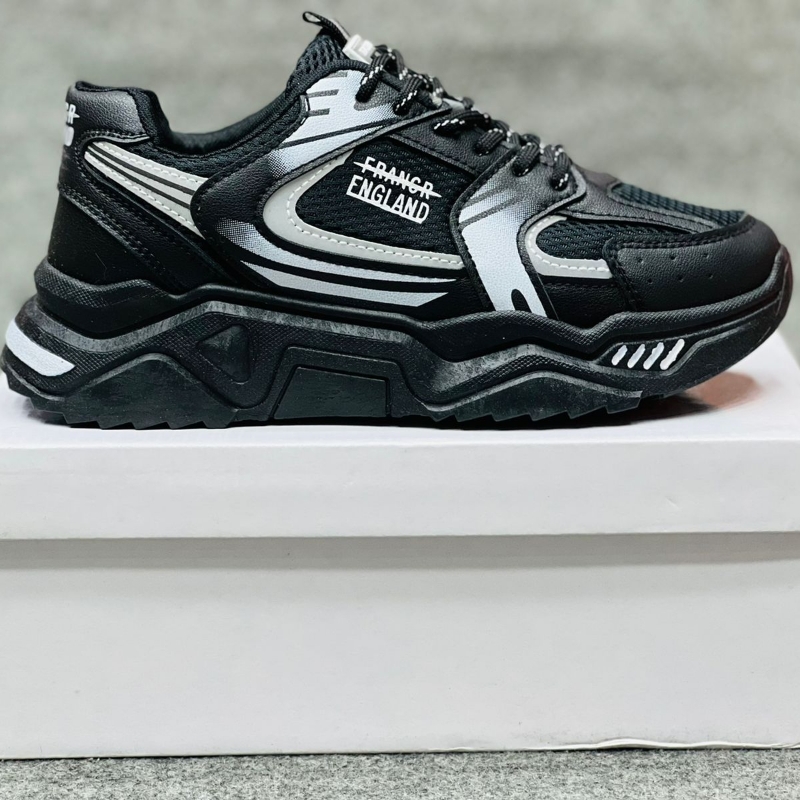 WOMEN'S SNEAKERS