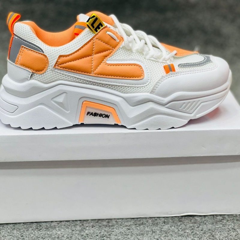 GIRLS SNEAKERS