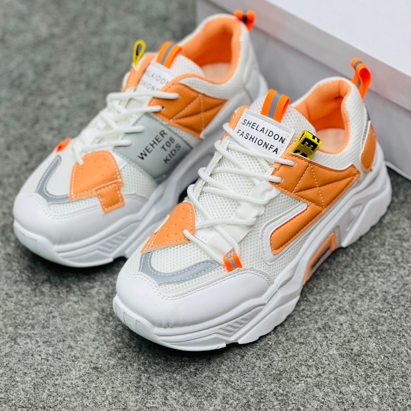 GIRLS SNEAKERS