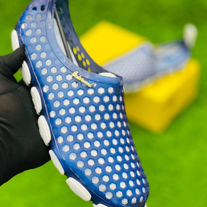 Waterproof shoes