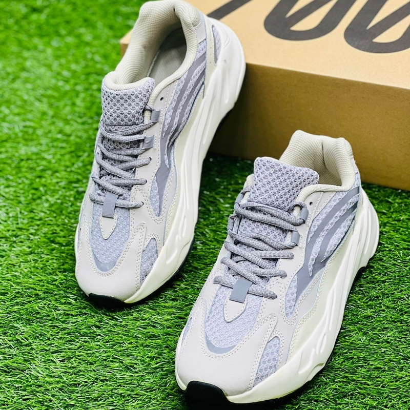 Yeezy Static Fish Skin  700 Wave Runner