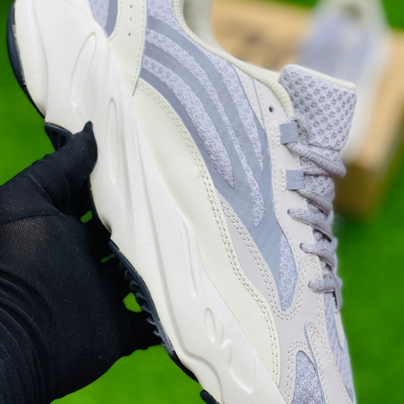 Yeezy Static Fish Skin  700 Wave Runner