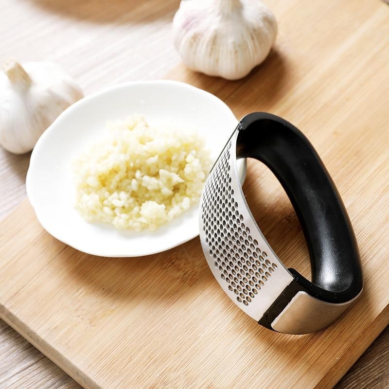 Garlic Press Manual Hand Chopper for Chilli Ginger