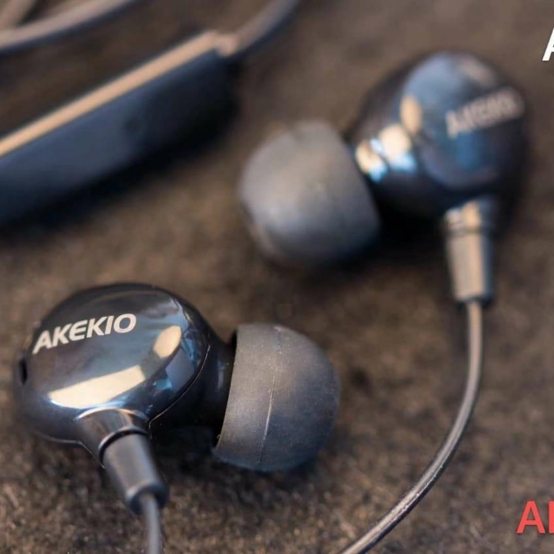 Akekio AE06 In-Ear Stereo Headphones/Handfree for IOS and Android with Nois