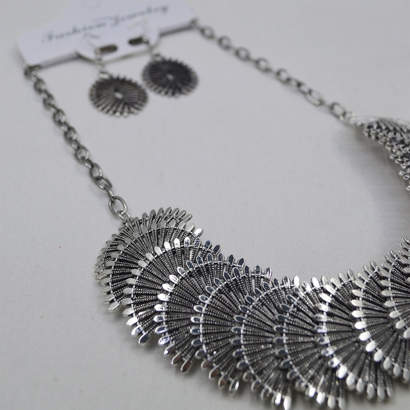 Trendy jewellery set