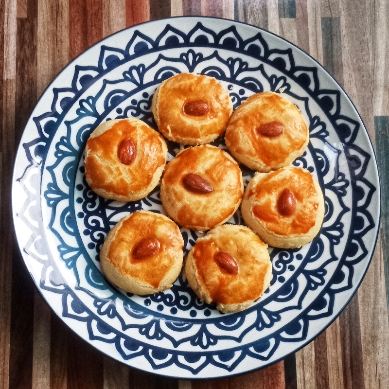 Almond Naan khatai