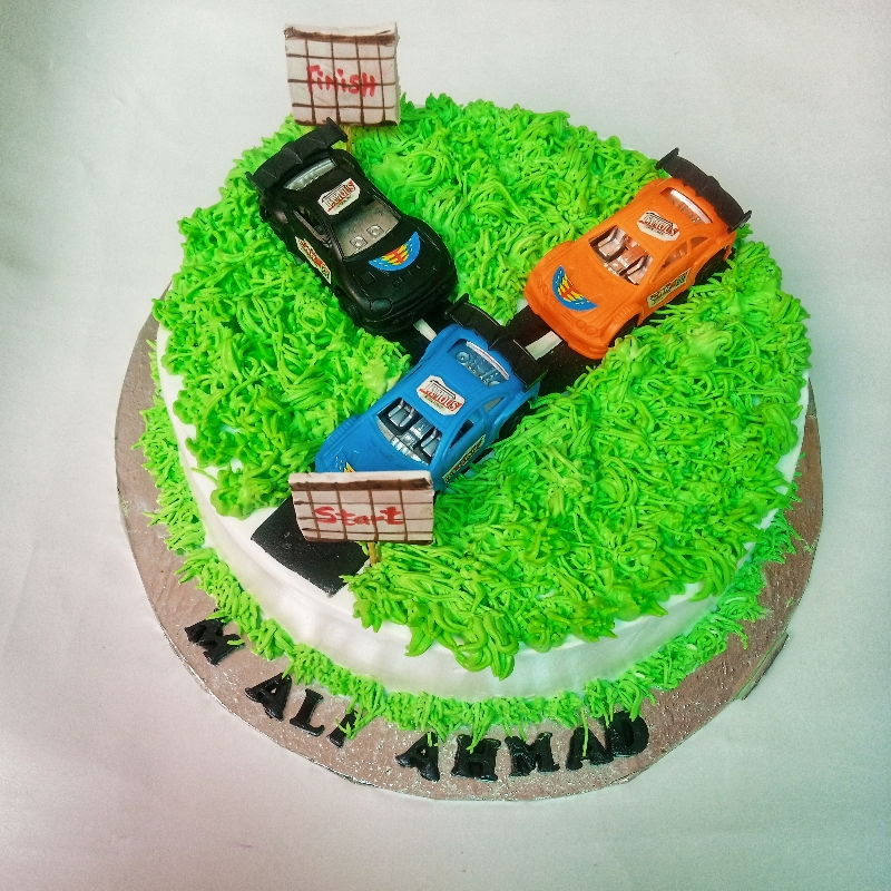 Car theme cake ( 3lbs)