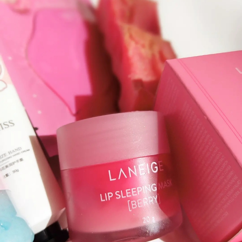 SkinBerry Box - Complete Self-Care Set In Fruity Notes