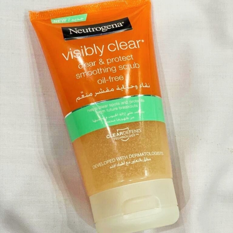Neutrogena Visibly Clear Smooth Scrub -oil Free