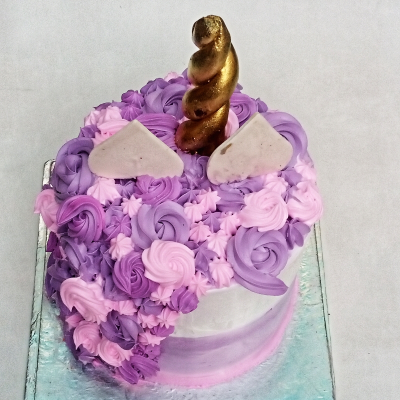 Pink & purple unicorn cake