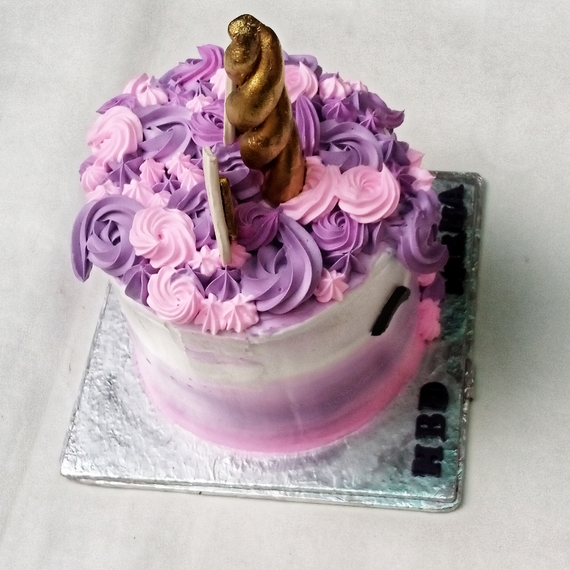 Pink & purple unicorn cake