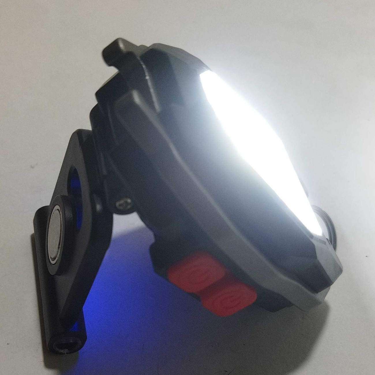 Camping/traveling light and cigarette lighter