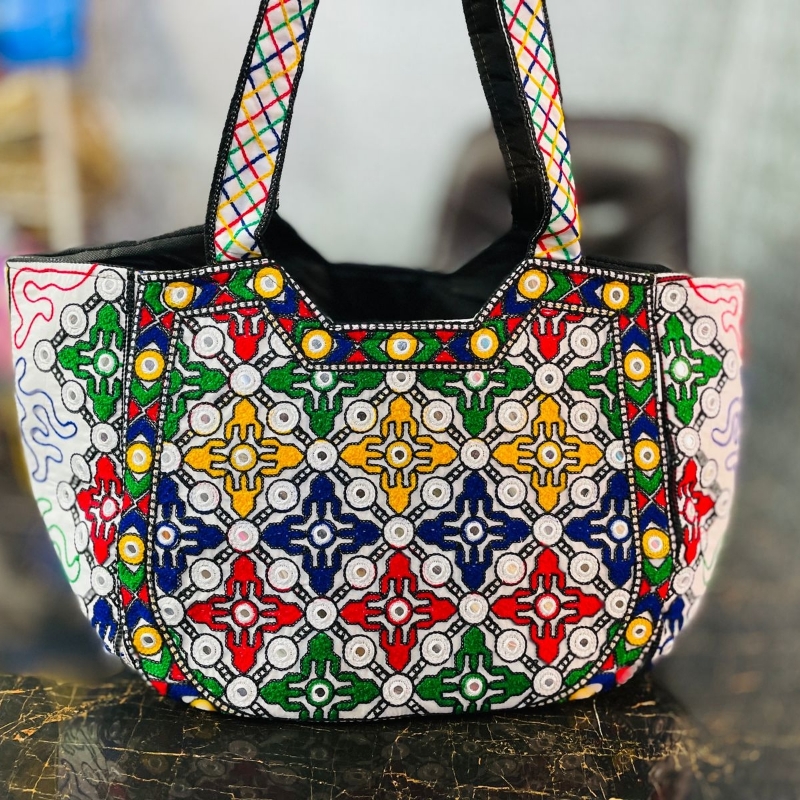 Sindhi bags vol. 1