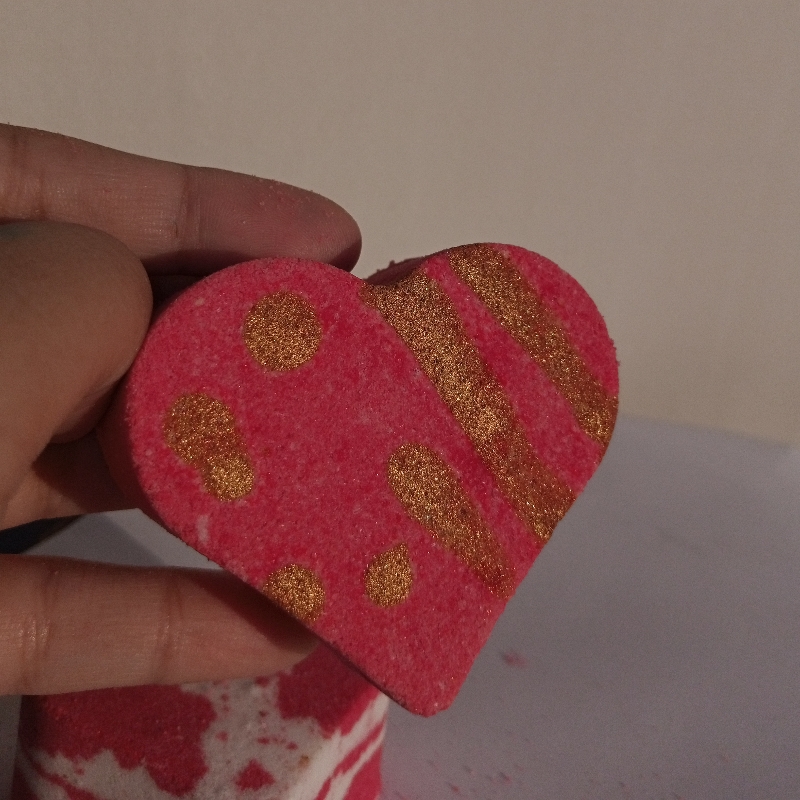 Valentine's special - Random Painted Heart Bomb
