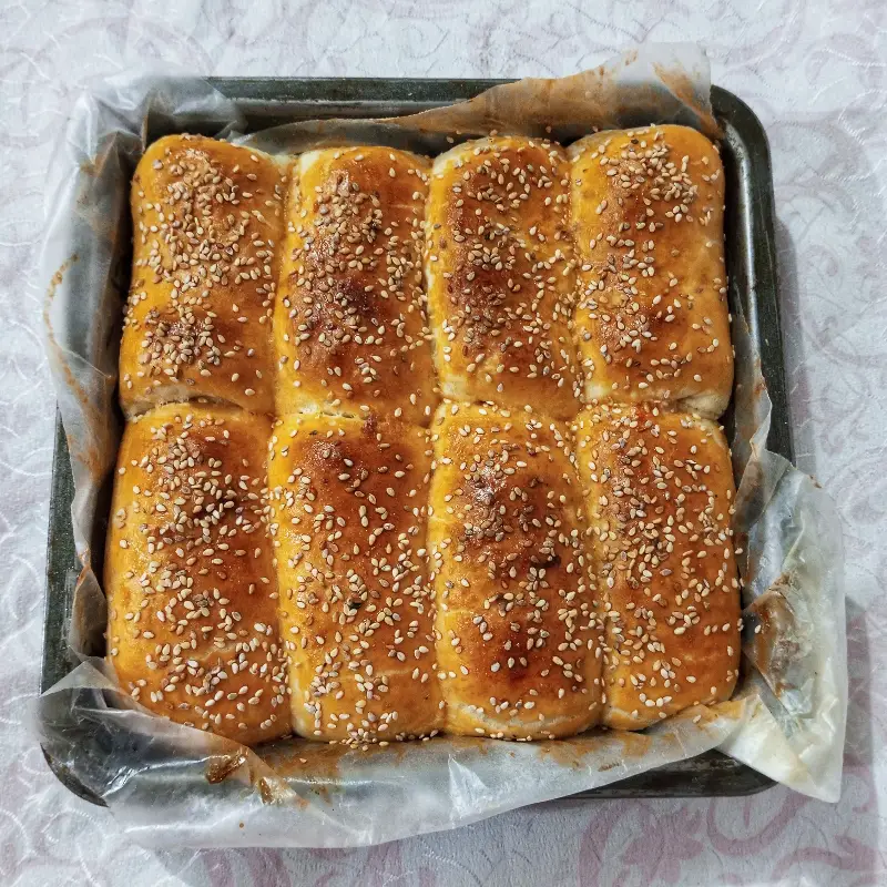 Dinner rolls