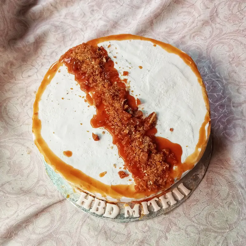 Coffee crunch cake