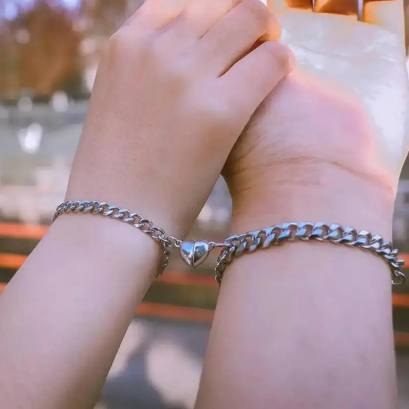 Heart Love Bracelet for Men and Women - 2pcs/Set Pair of Magnetic Chain for Couples